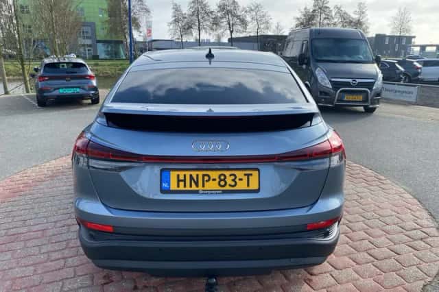 Audi Q4 (2024) thumbnail 11