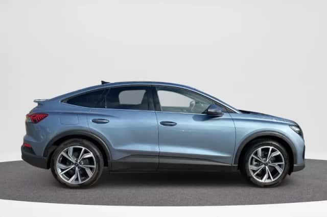 Audi Q4 (2024) thumbnail 16