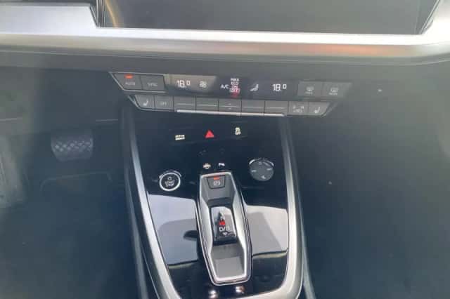 Audi Q4 (2024) thumbnail 18