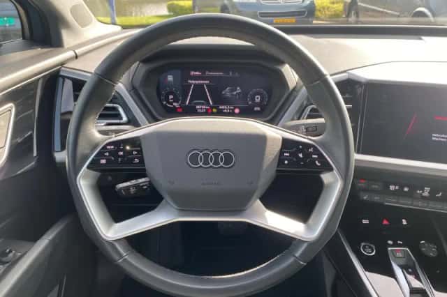 Audi Q4 (2024) thumbnail 6