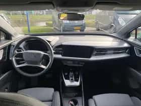 Audi Q4 (2024) thumbnail 10