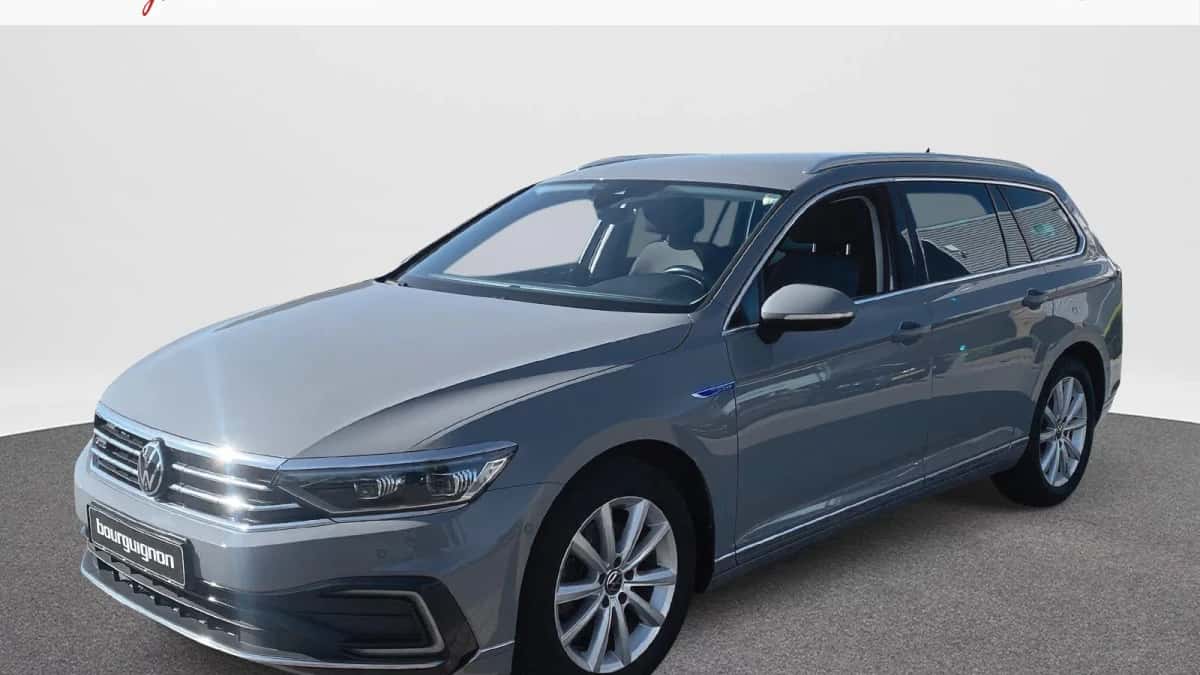 Volkswagen Passat — foto 1