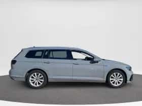 Volkswagen Passat thumbnail 21