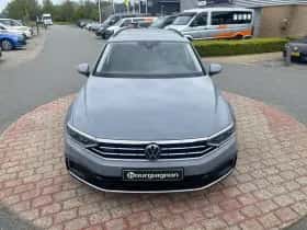 Volkswagen Passat (2022) thumbnail 12