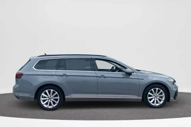 Volkswagen Passat (2022) thumbnail 14