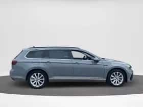 Volkswagen Passat (2022) thumbnail 14