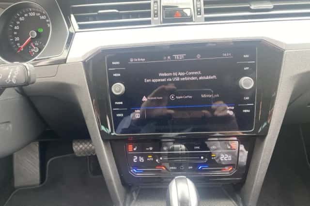 Volkswagen Passat (2022) thumbnail 20