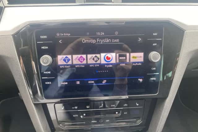 Volkswagen Passat (2022) thumbnail 21