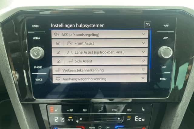 Volkswagen Passat (2022) thumbnail 22