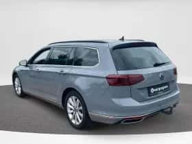 Volkswagen Passat (2022) thumbnail 5