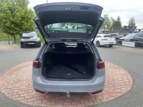 Volkswagen Passat (2022) thumbnail 10