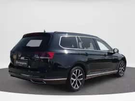 Volkswagen Passat (2021) thumbnail 2