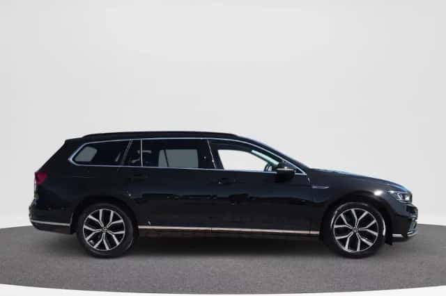 Volkswagen Passat (2021) thumbnail 15