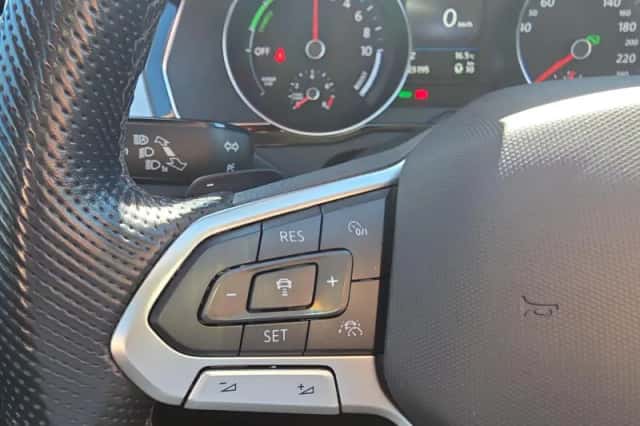 Volkswagen Passat (2021) thumbnail 19