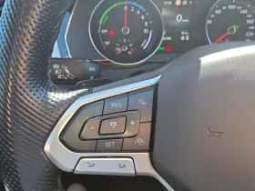 Volkswagen Passat (2021) thumbnail 19