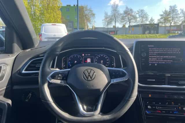 Volkswagen T-Roc (2025) thumbnail 25