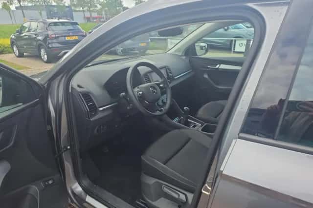 Škoda Karoq (2023) thumbnail 2
