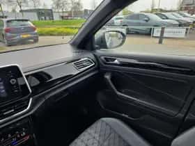 Volkswagen T-Roc thumbnail 5