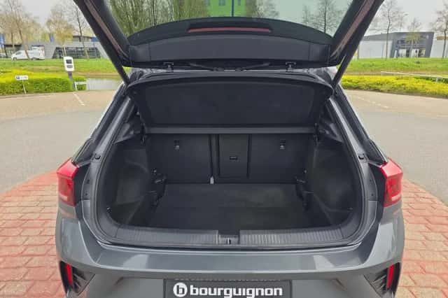 Volkswagen T-Roc (2025) thumbnail 8
