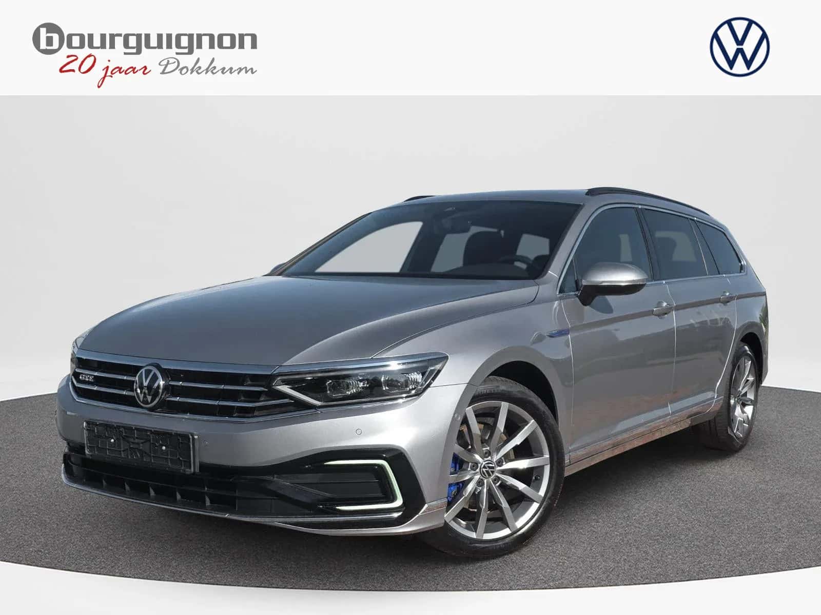 Volkswagen Passat (2022) — foto 1