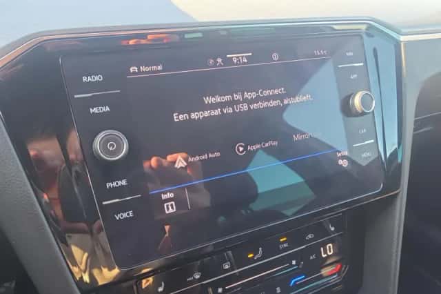 Volkswagen Passat (2022) thumbnail 15