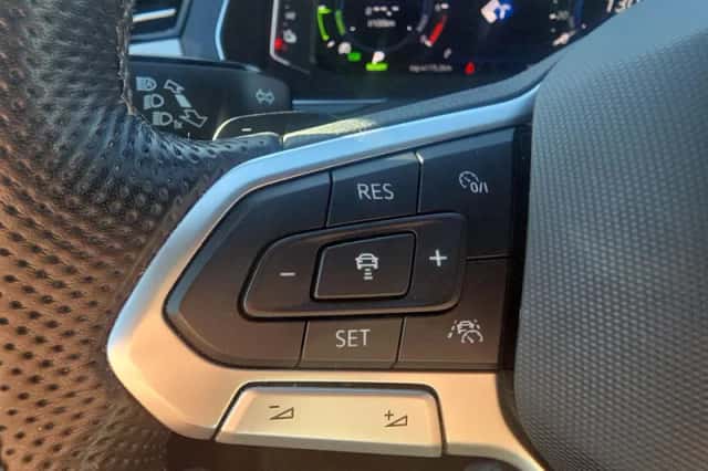 Volkswagen Passat (2022) thumbnail 17