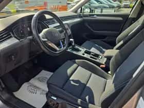 Volkswagen Passat thumbnail 2