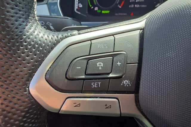 Volkswagen Passat (2022) thumbnail 18