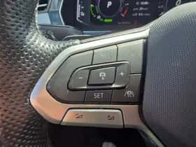 Volkswagen Passat (2022) thumbnail 18