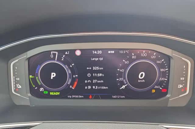 Volkswagen Passat (2022) thumbnail 6
