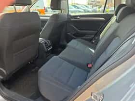 Volkswagen Passat (2022) thumbnail 9