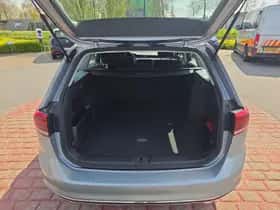 Volkswagen Passat thumbnail 10
