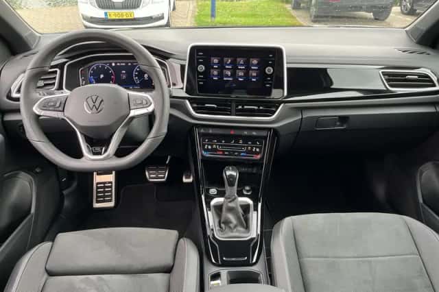 Volkswagen T-Roc (2025) thumbnail 5