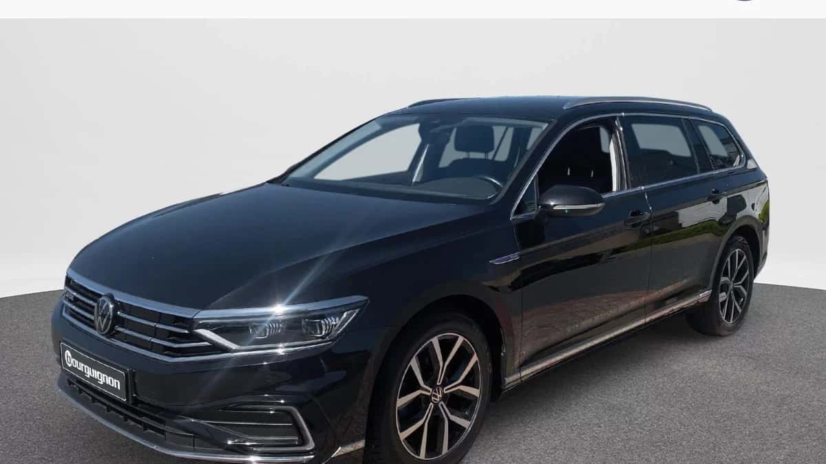 Volkswagen Passat — foto 1