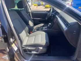 Volkswagen Passat thumbnail 4