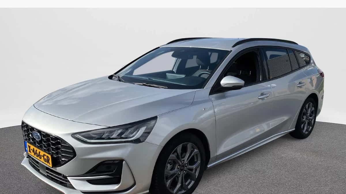 Ford Focus (2022) — foto 1