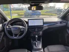 Ford Focus (2022) thumbnail 6