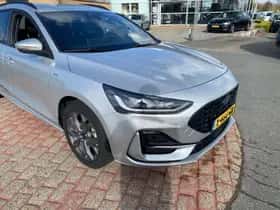 Ford Focus (2022) thumbnail 10