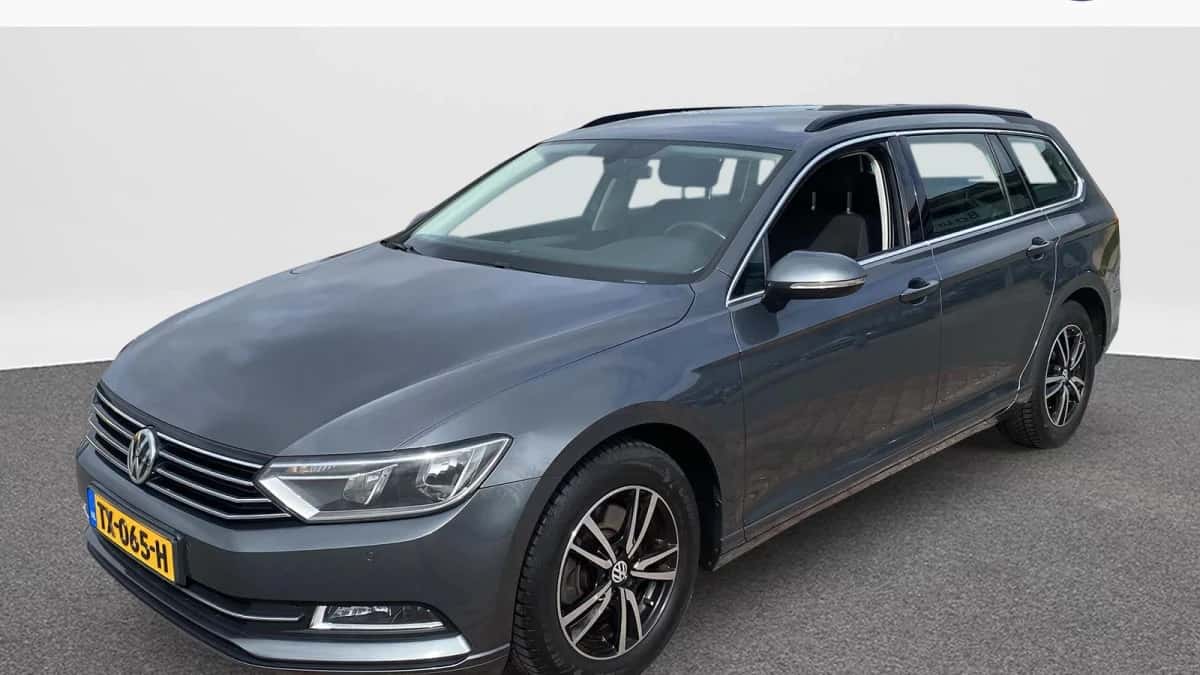 Volkswagen Passat — foto 1