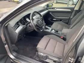 Volkswagen Passat thumbnail 2