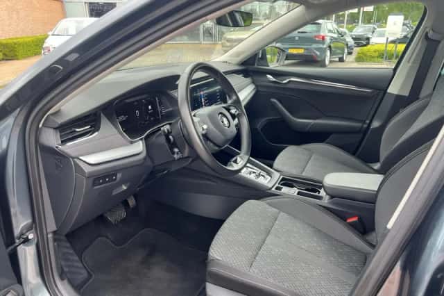 Škoda Octavia (2021) thumbnail 5