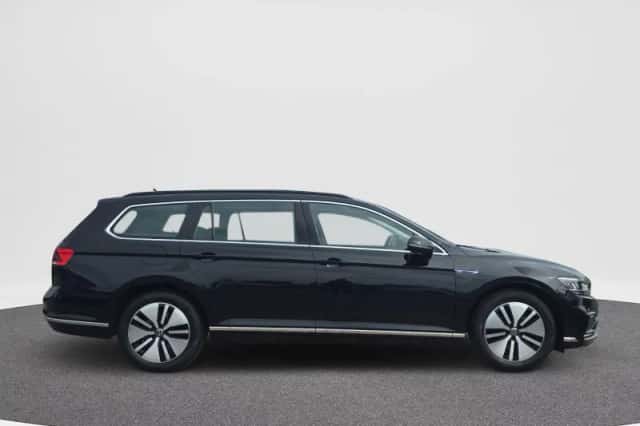 Volkswagen Passat (2021) thumbnail 13