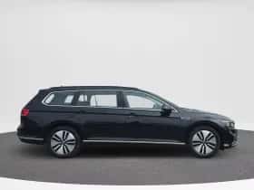 Volkswagen Passat (2021) thumbnail 13
