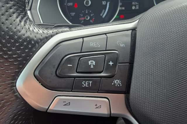 Volkswagen Passat (2021) thumbnail 15