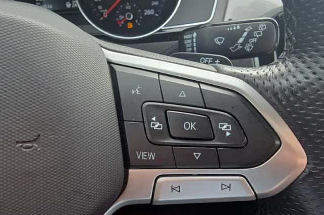Volkswagen Passat (2021) thumbnail 17