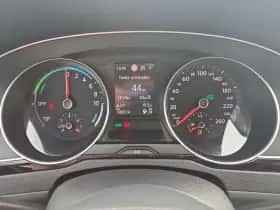 Volkswagen Passat (2021) thumbnail 5