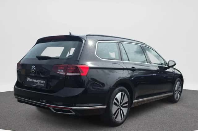 Volkswagen Passat (2021) thumbnail 6