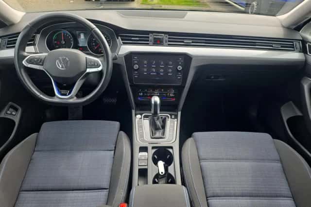 Volkswagen Passat (2021) thumbnail 7