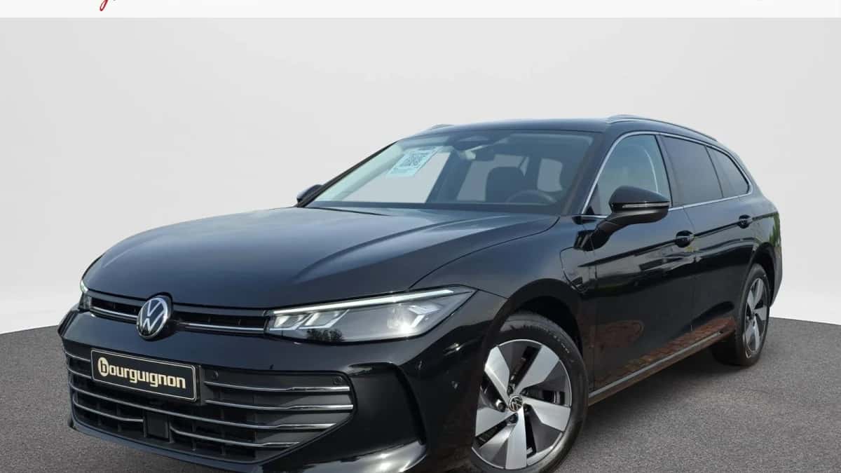 Volkswagen Passat (2025) — foto 1