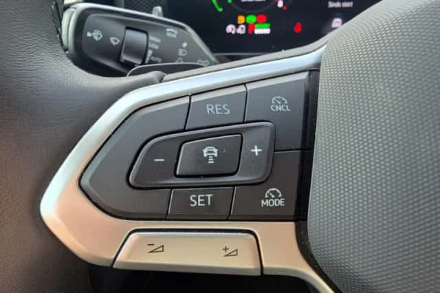 Volkswagen Passat (2025) thumbnail 12